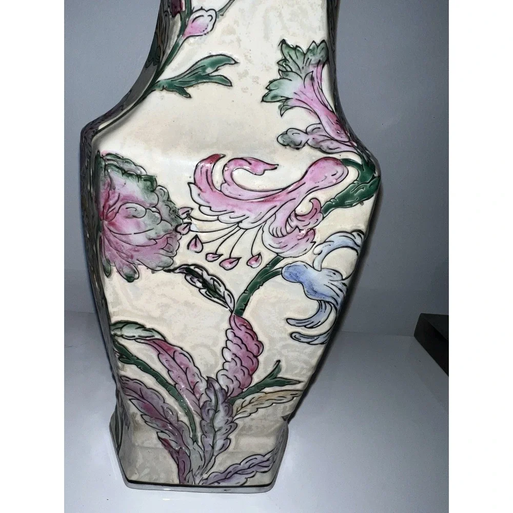 (..8) Vintage Macau Chinese Porcelain Hand-Painted Famille Rose Vase Squared